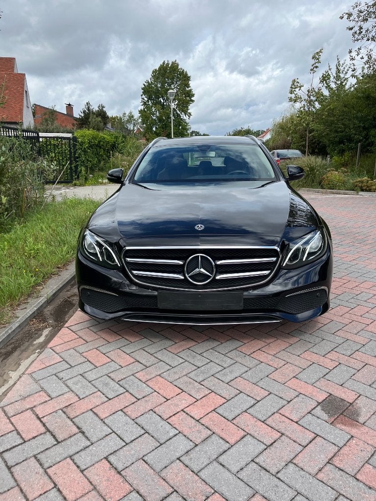 Mercedes E200, Auto's, 4 cilinders, Zwart, Leder, 5 deurs