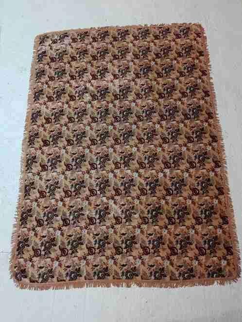 Retro velvet tafelkleed bruintinten 186/133 cm, Huis en Inrichting, Tafelkleden, Ophalen of Verzenden, Gebruikt, Rechthoek