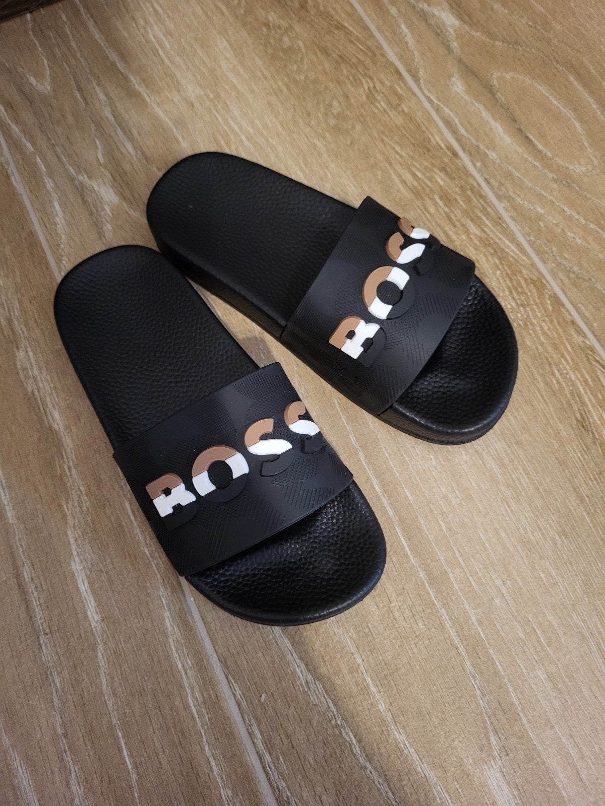 Nieuw! Badslippers Hugo Boss maat 31, Enfants & Bébés, Neuf, Garçon ou Fille, Enlèvement, Boss