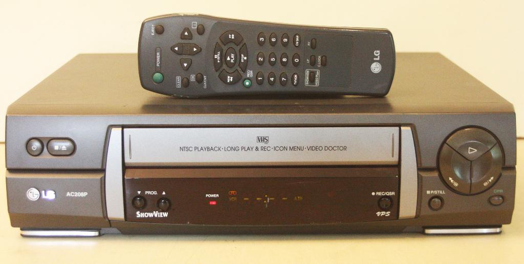 LG Videorecorder Met Afstandsbediening / Model AC208P, Ophalen of Verzenden, Zo goed als nieuw, VHS-speler of -recorder