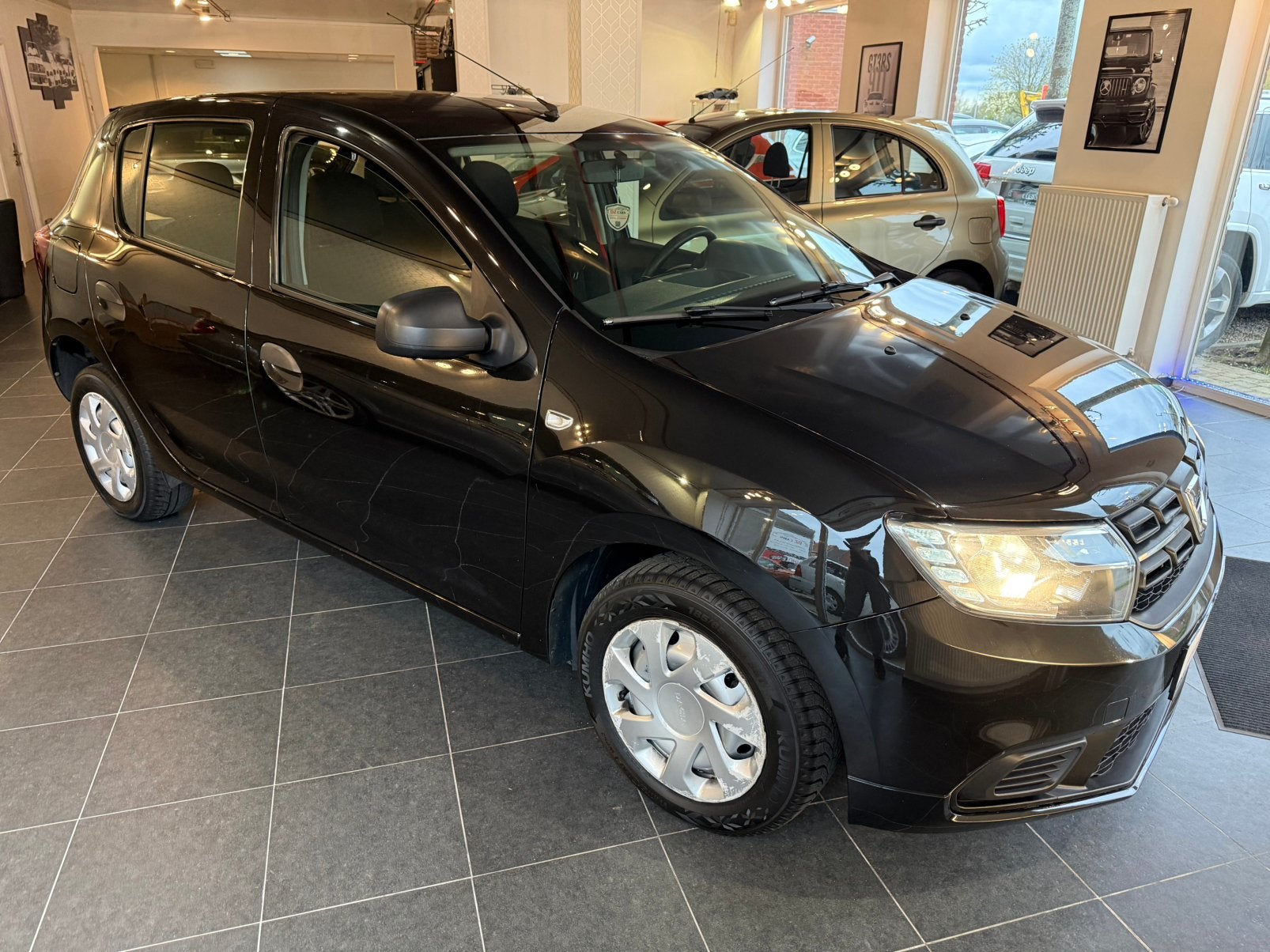 DACIA SANDERO 1.0I 73PK |APPLE CARPLAY | BLUETOOTH | RADIO, Voorwielaandrijving, Stof, Zwart, Electronic Stability Program (ESP)