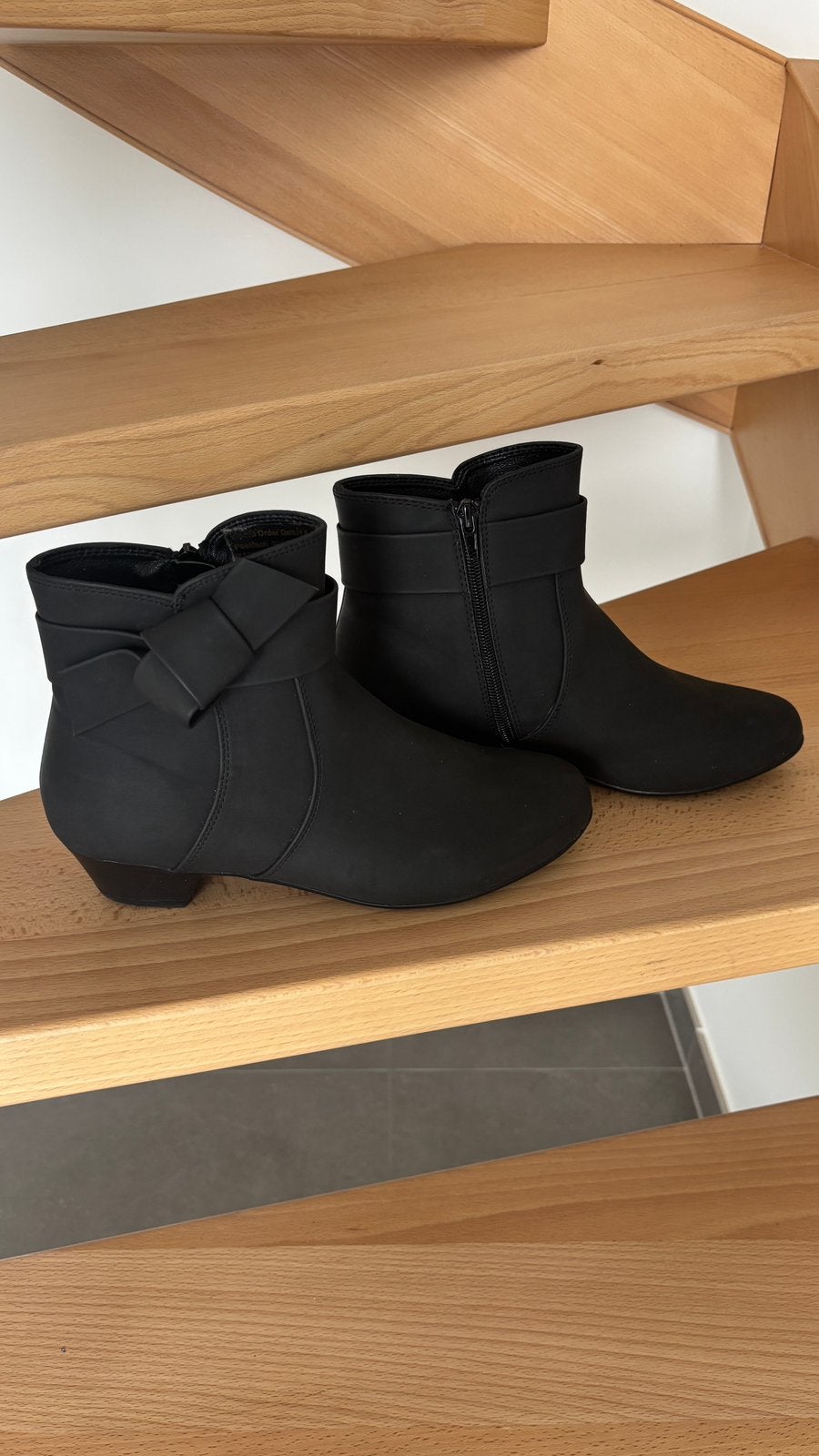 Prachtige chique enkellaarsjes als nieuw!, Kleding | Dames, Schoenen, Zwart, Lage of Enkellaarzen, Nieuw, Ophalen of Verzenden