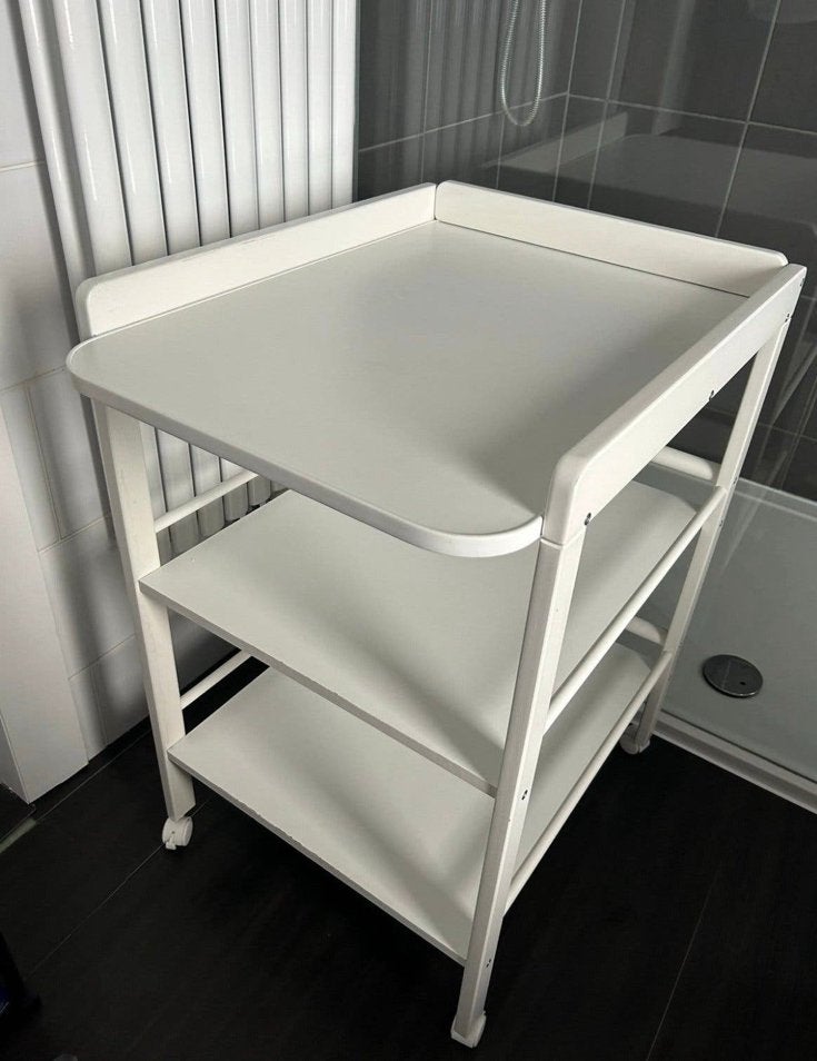 Table à langer blanche en bois sur roulettes, Enlèvement, Comme neuf