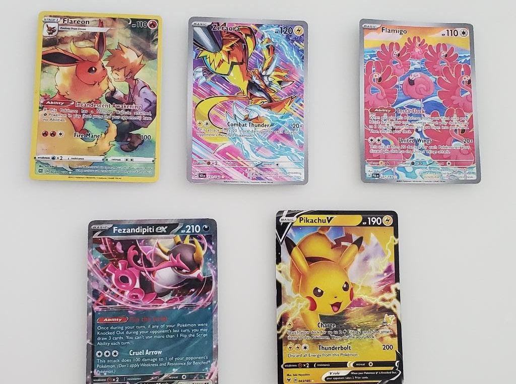 5 pokemon kaarten te koop., Ophalen of Verzenden, Zo goed als nieuw, Meerdere kaarten, Foil