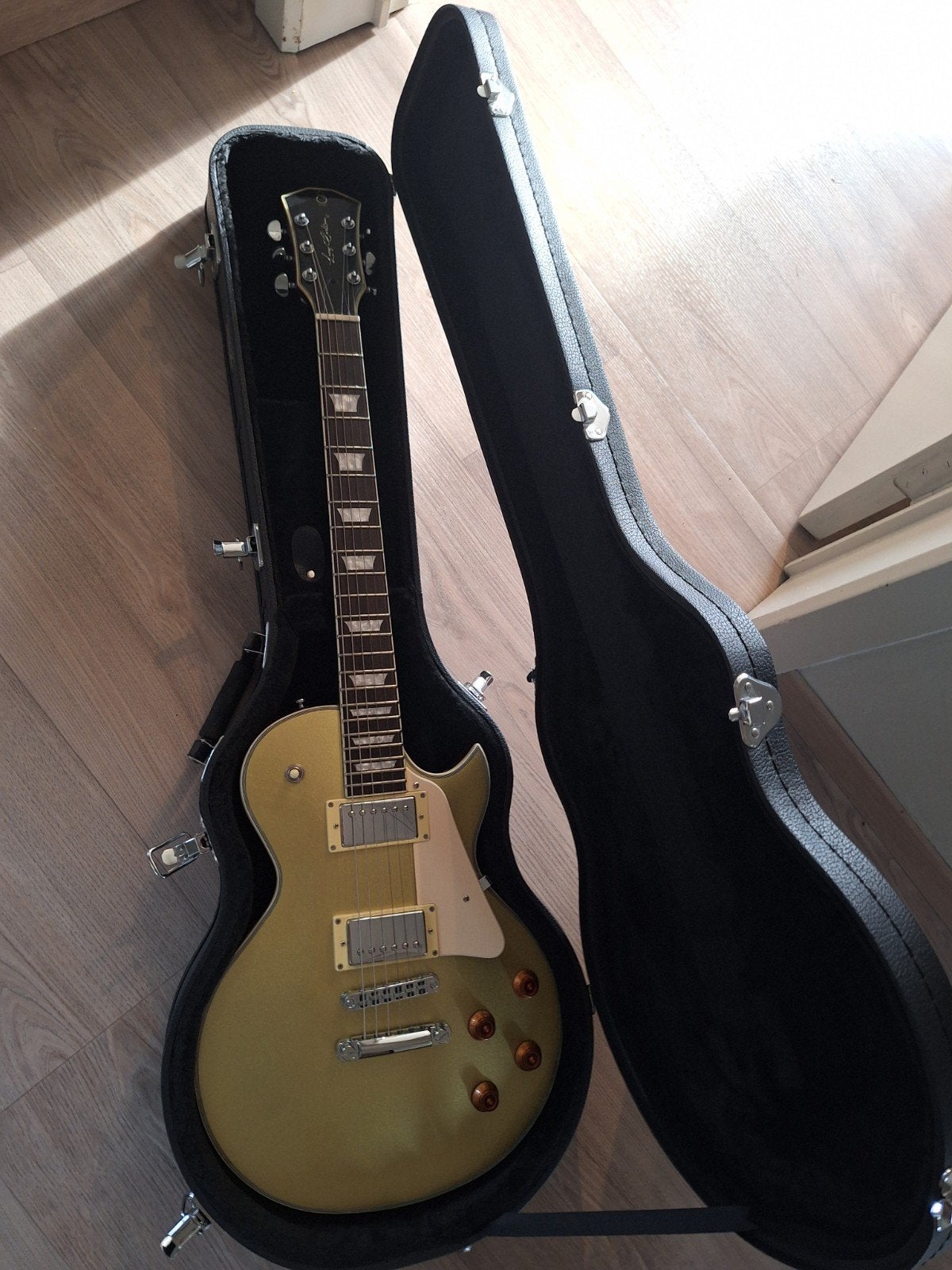 Gitaar SIRE Larry Carlton L7 met koffer., Musique & Instruments, Enlèvement, Utilisé, Solid body