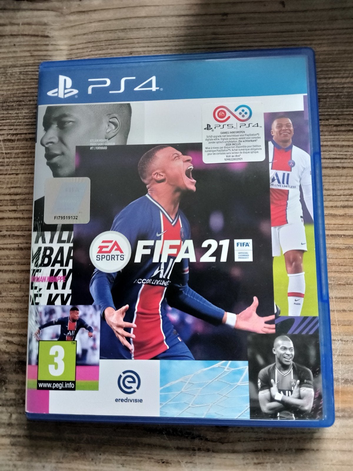 FIFA 21 - PlayStation 4, Online, Comme neuf, À partir de 3 ans, 3 joueurs ou plus