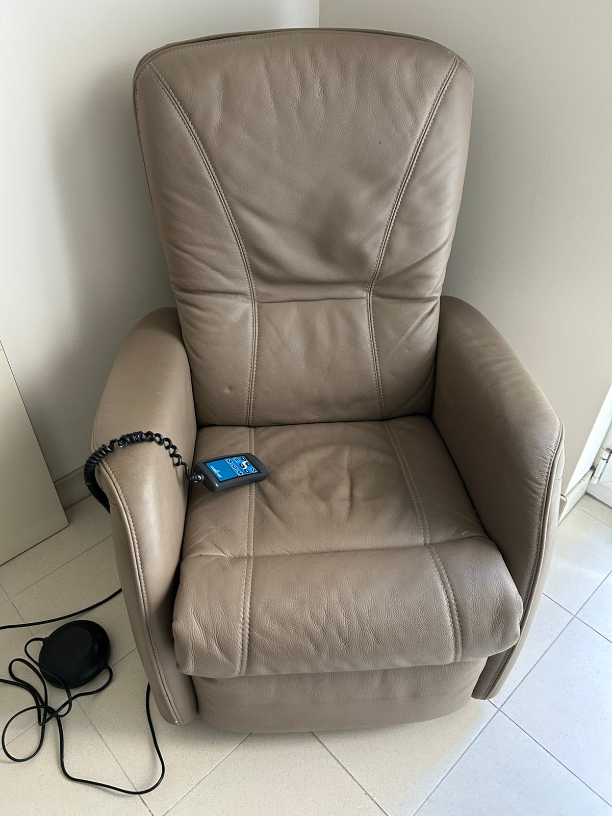 Himola elektrische fauteuil, Huis en Inrichting, Ophalen, Gebruikt