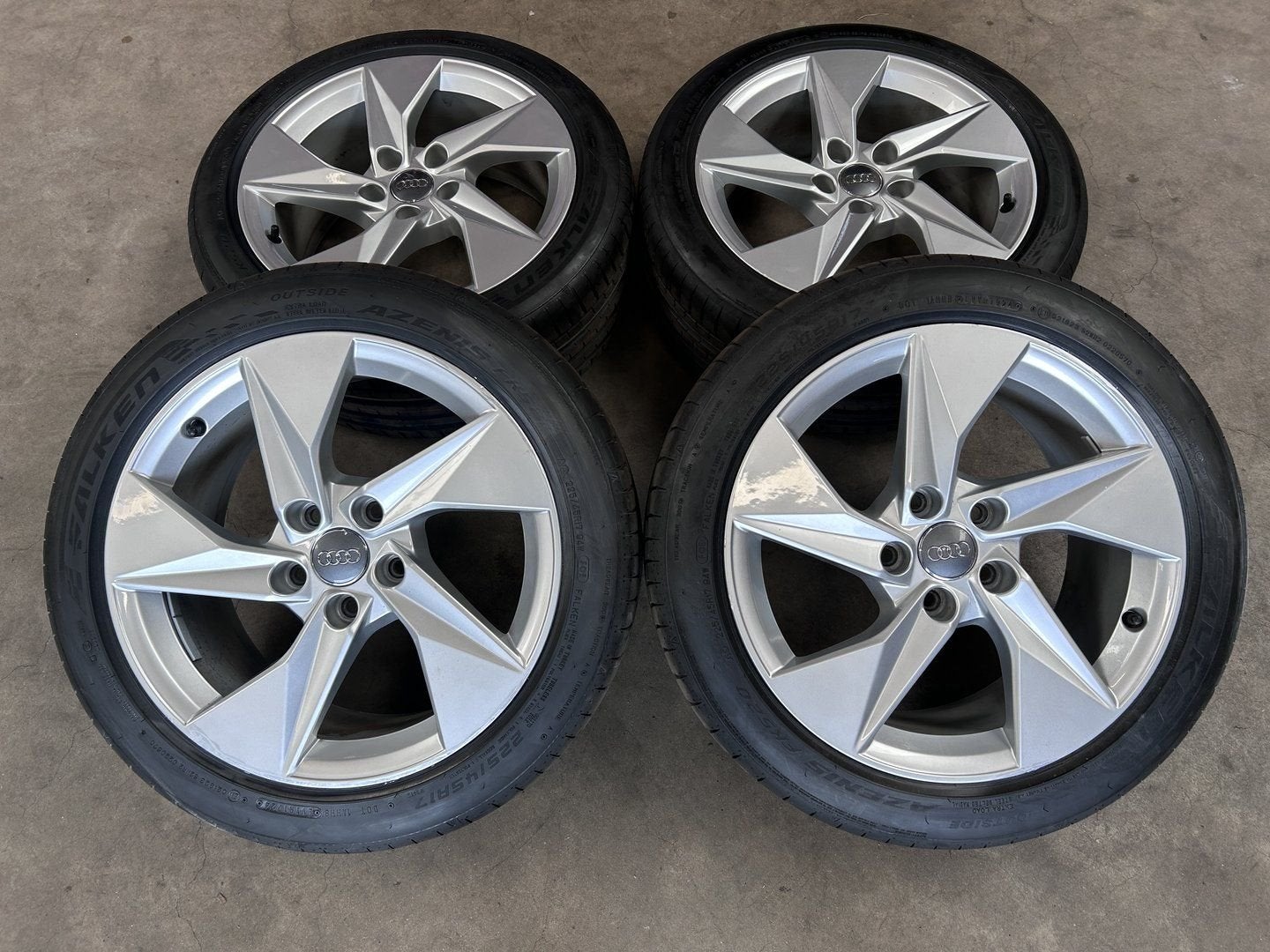 diversen 17 inch originele velgen + zomerbanden Audi A3 8Y, Gebruikt, -, -, Banden en Velgen