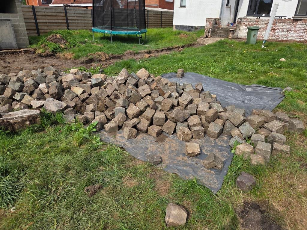 Kasseien ongeveer 10 - 15m² - gratis af te halen, Tuin en Terras, Ophalen