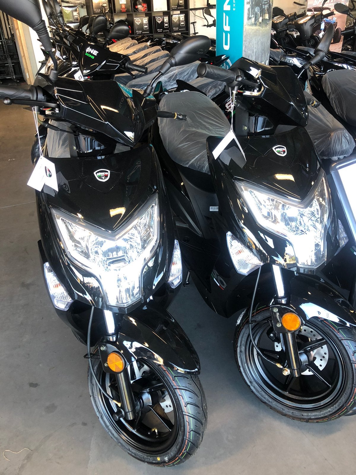 Neco one sport versie 50 Stockdeals €300 voordeel, Fietsen en Brommers, Ophalen, Neco, Nieuw, 49 cc