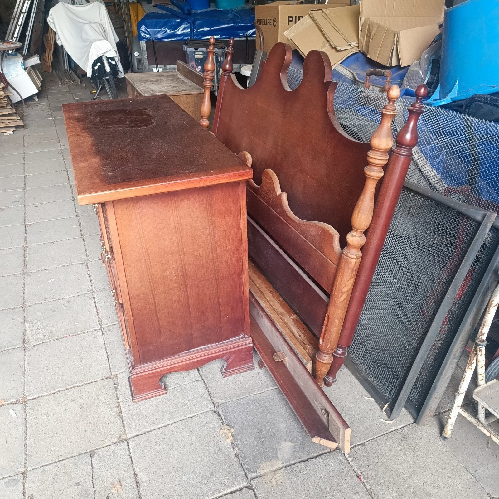 Bed + comodekast + matras + lattenbodem, Ophalen