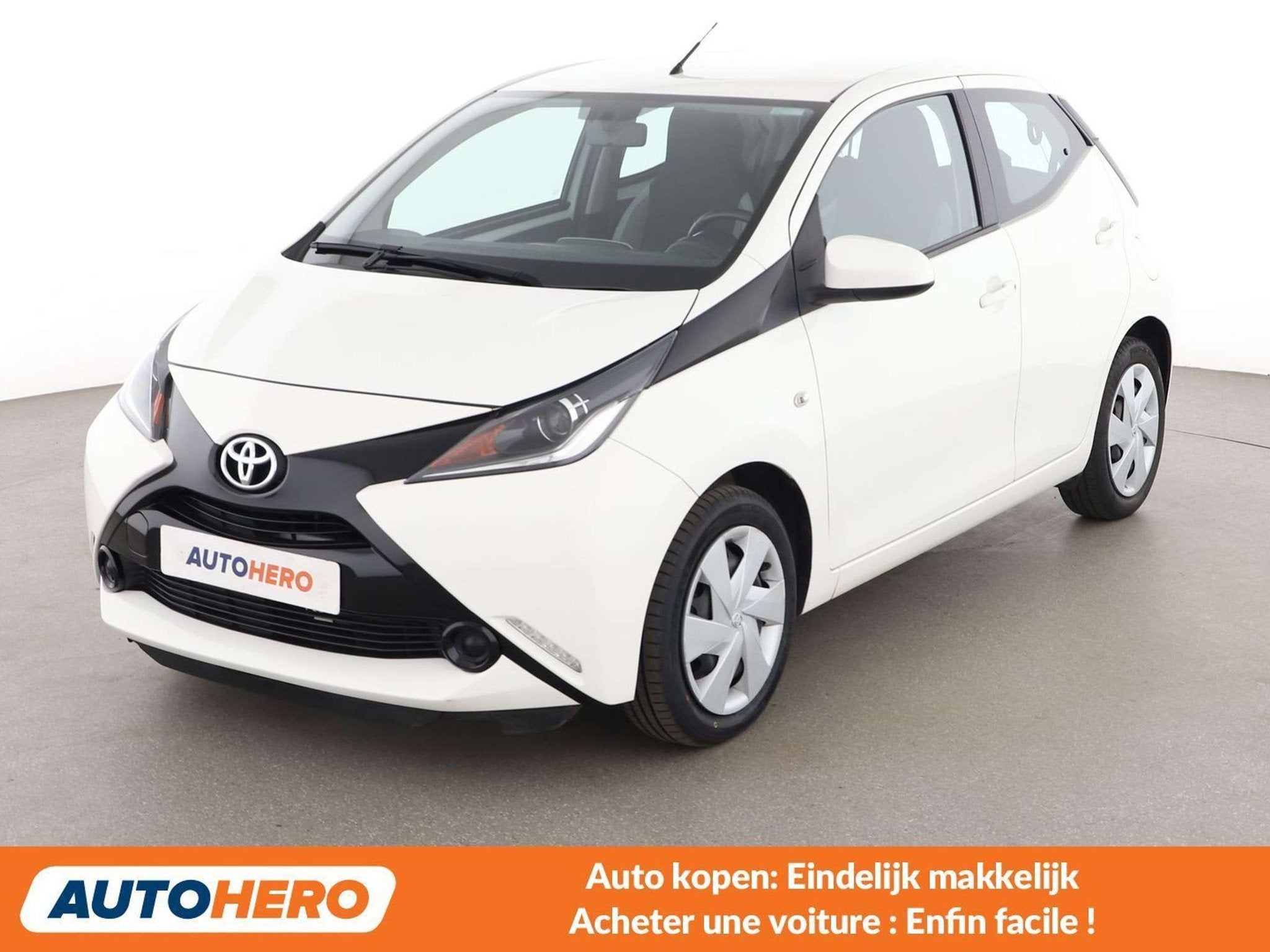 Toyota Aygo 1.0 X-Play (bj 2017, automaat), Stof, Gebruikt, Wit, Aygo