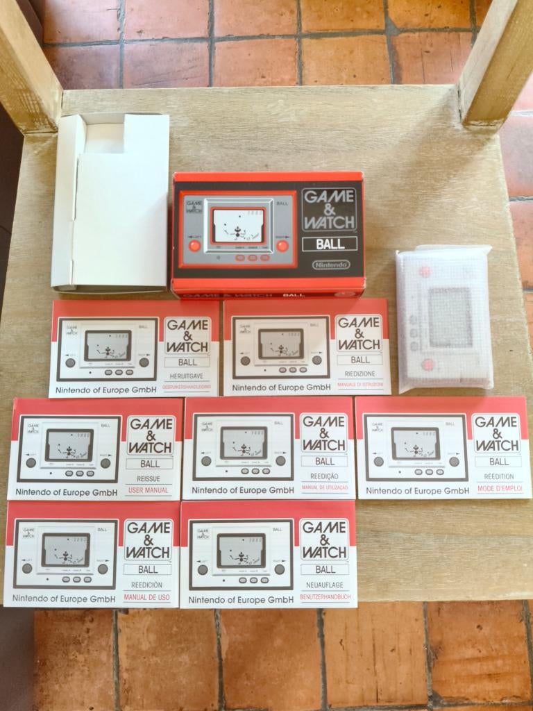 Nintendo console Game & Watch Ball Club Nintendo - nieuw, Ophalen of Verzenden, Nieuw, Met games