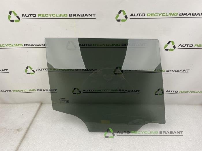 Vitre portière 4portes arrière droite d'un Jeep Renegade, -, 3 mois de garantie, Utilisé, -