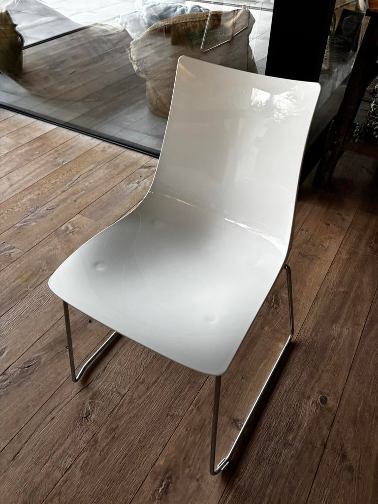 Witte strakke design stoelen: 6stuks voor 200€, Enlèvement, Comme neuf, Blanc, Synthétique
