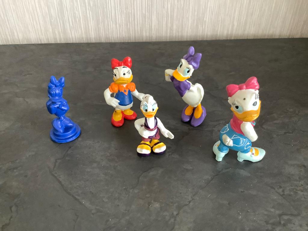Disney Daisy Duck verschillende characters (5-7 cm), Verzamelen, Ophalen of Verzenden, Donald Duck, Zo goed als nieuw, Beeldje of Figuurtje