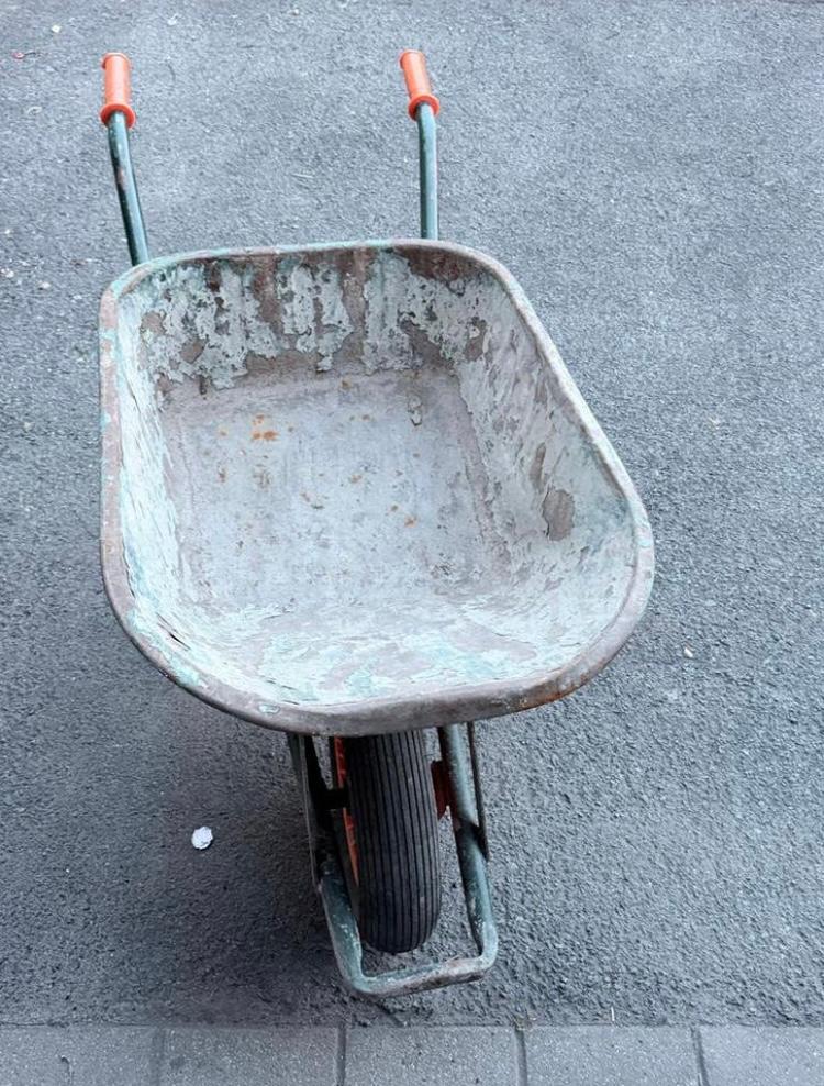 Stevige kruiwagen met luchtband, Tuin en Terras, Kruiwagens, Ophalen of Verzenden, Gebruikt