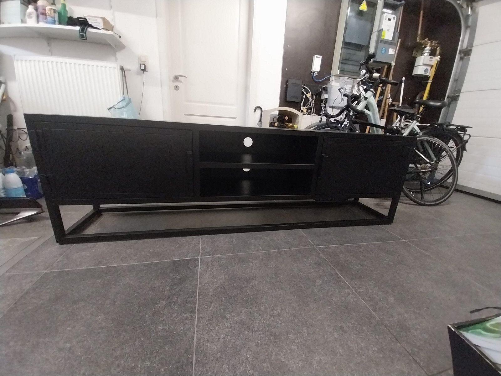 Zwart Tv meubel, Enlèvement