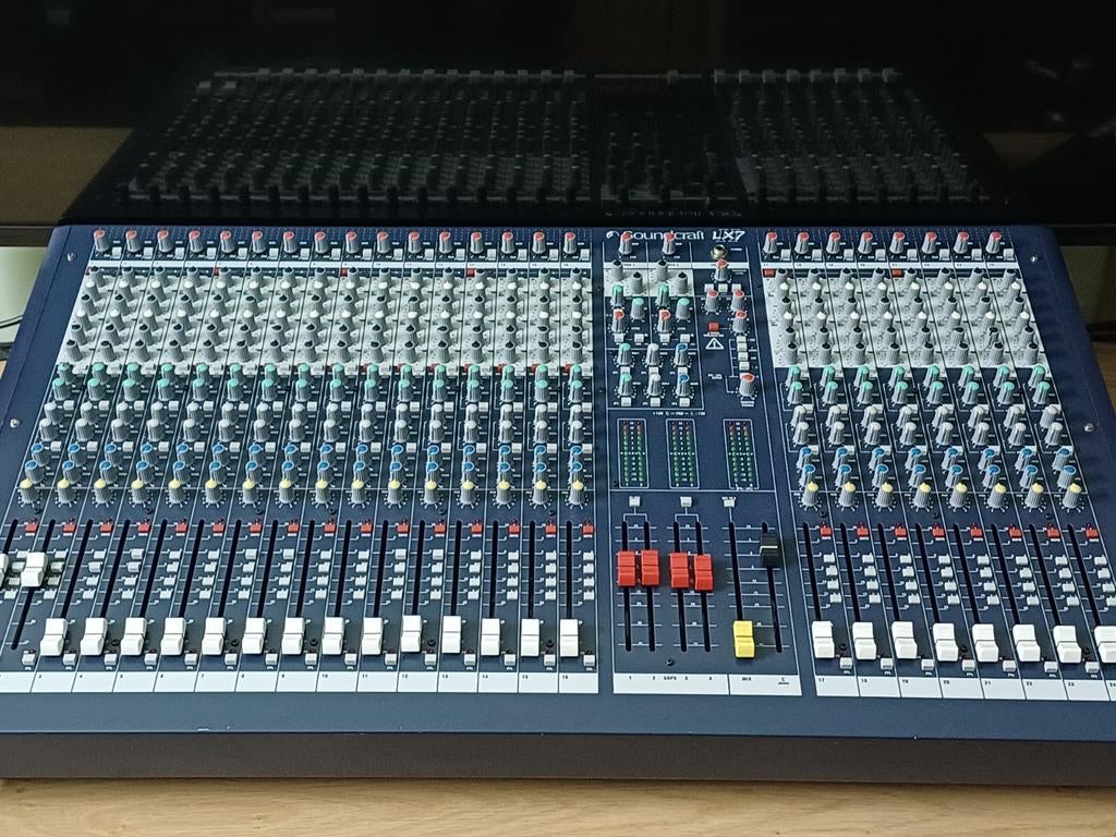 Studio professionele mengtafel  Soundcraft LX7II, Muziek en Instrumenten, Mengpanelen, Zo goed als nieuw, 20 kanalen of meer, Microfooningang