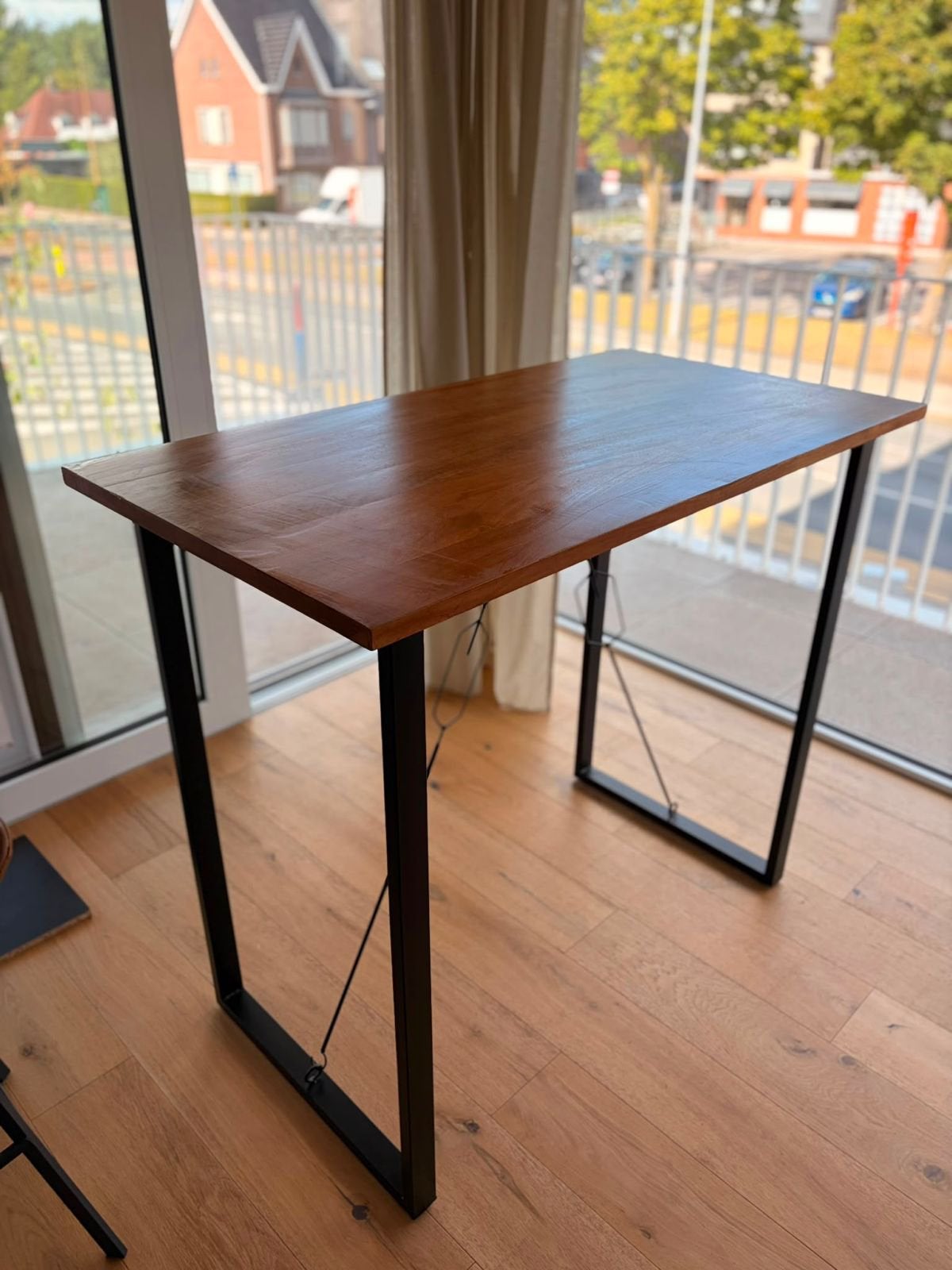 Table de bar industrielle en bois de manguier, Enlèvement, Comme neuf