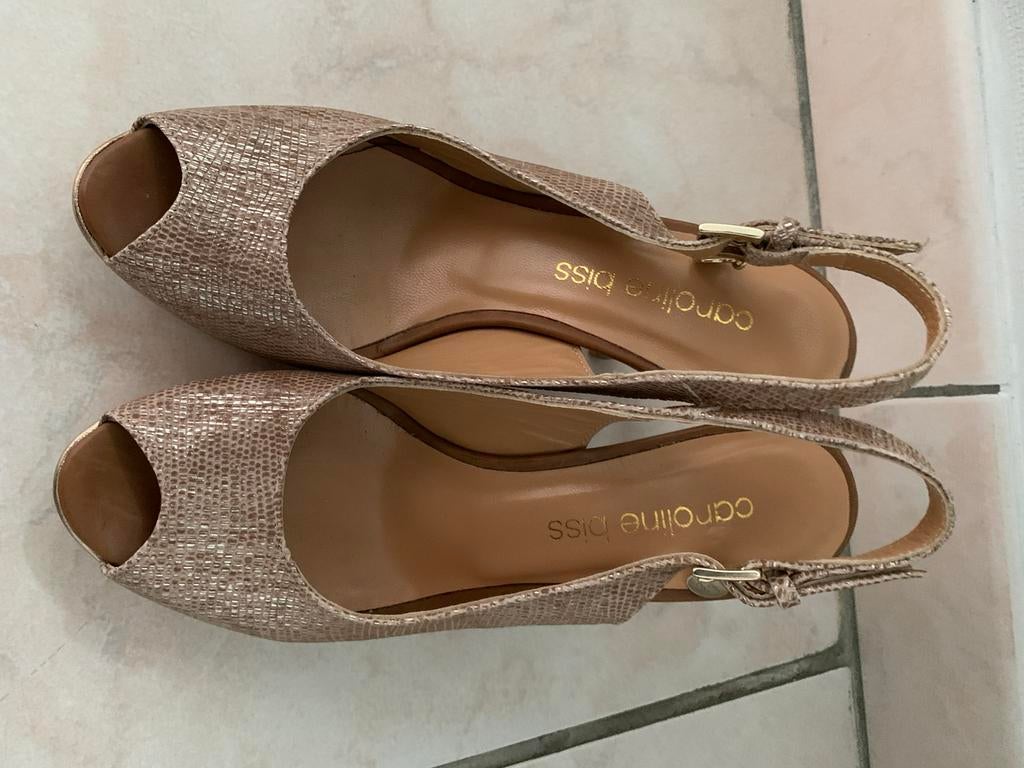 Nieuwe elegante pumps Caroline Biss 38 1/2 met open hiel, Kleding | Dames, Ophalen of Verzenden, Zo goed als nieuw, Pumps