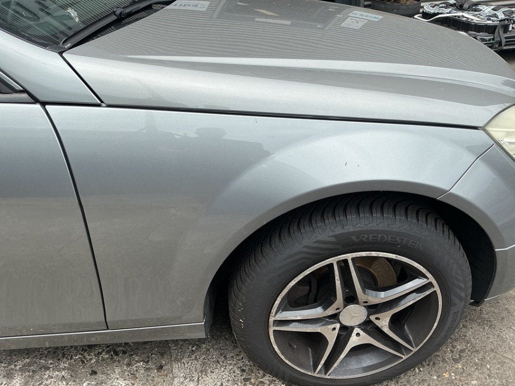AILE AVANT DROITE C (W204) (|A2048801418|A2048800218|), Mercedes-Benz, Garde-boue, Utilisé, Avant