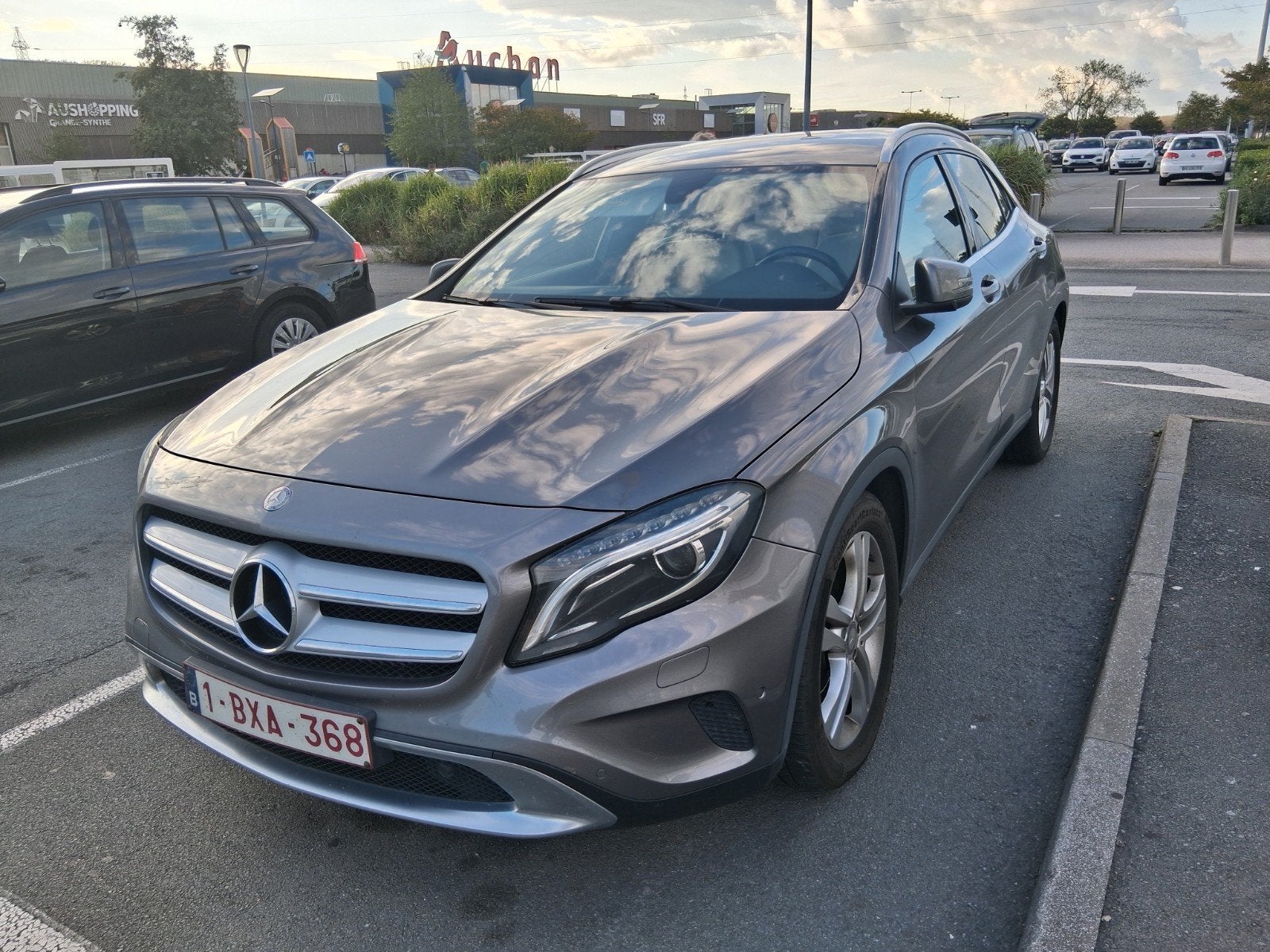Mercedes Benz gla 200 d 4 matic grijs grijs, Autos, Argent ou Gris, Achat, 1800 kg, Euro 6