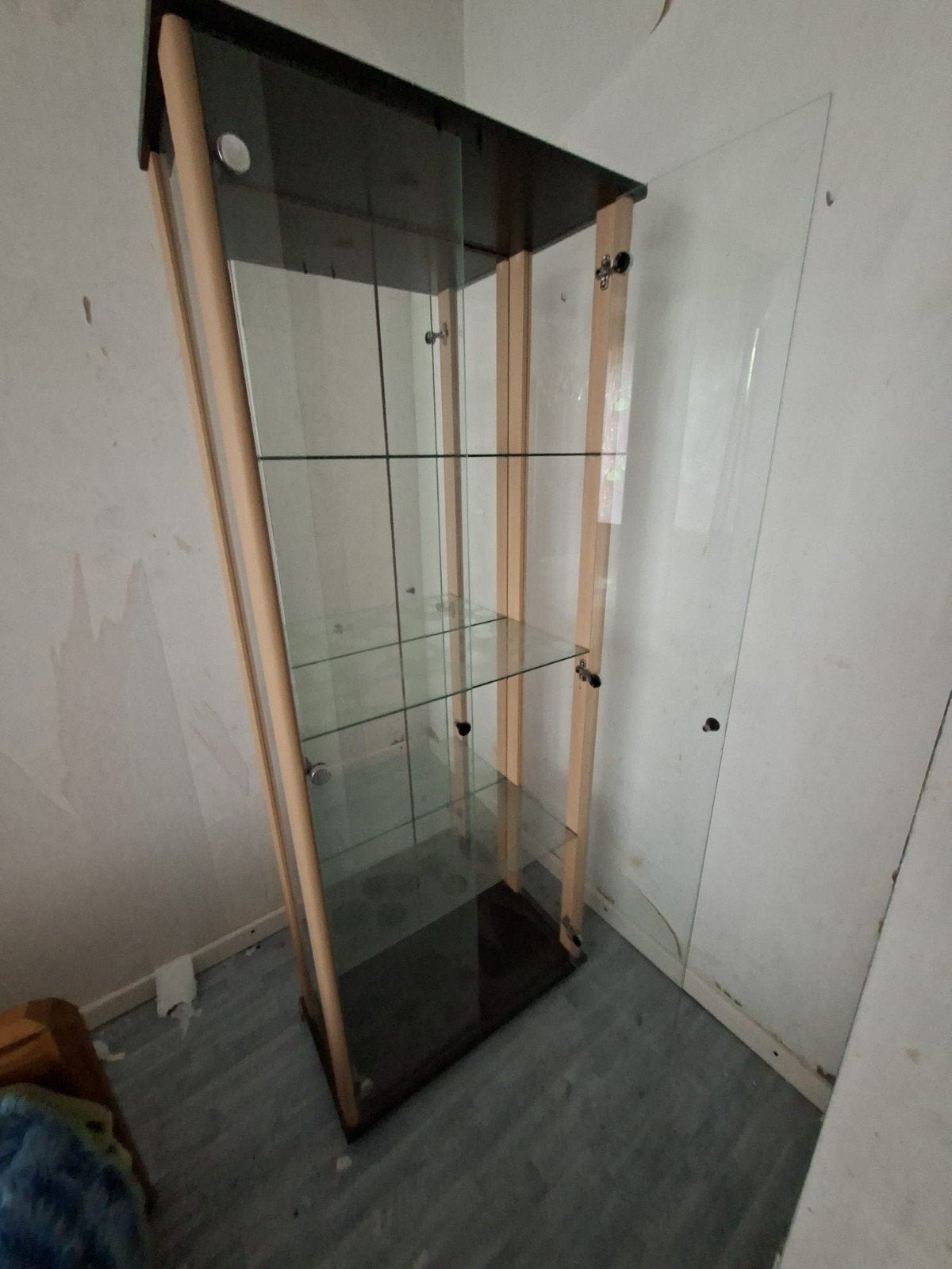 glazen vitrine kast, Ophalen