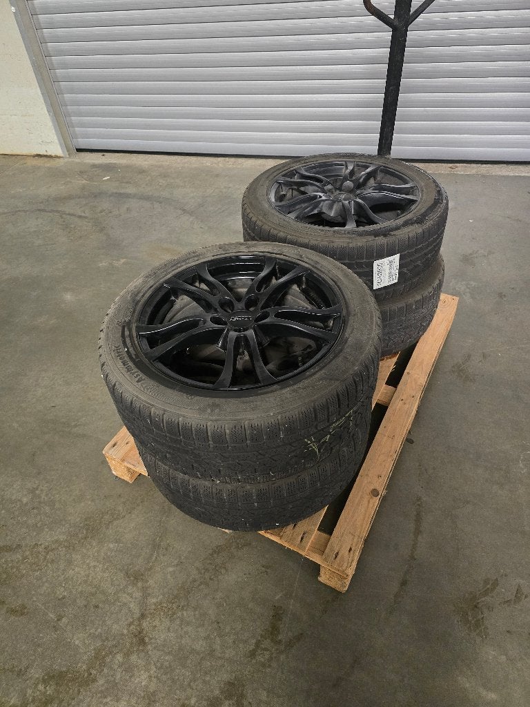 4x Anzio 18” velgen met Kumho 235/50R18 winterbanden, Auto-onderdelen, Banden en Velgen, Ophalen, 18 inch, Winterbanden, Band(en)
