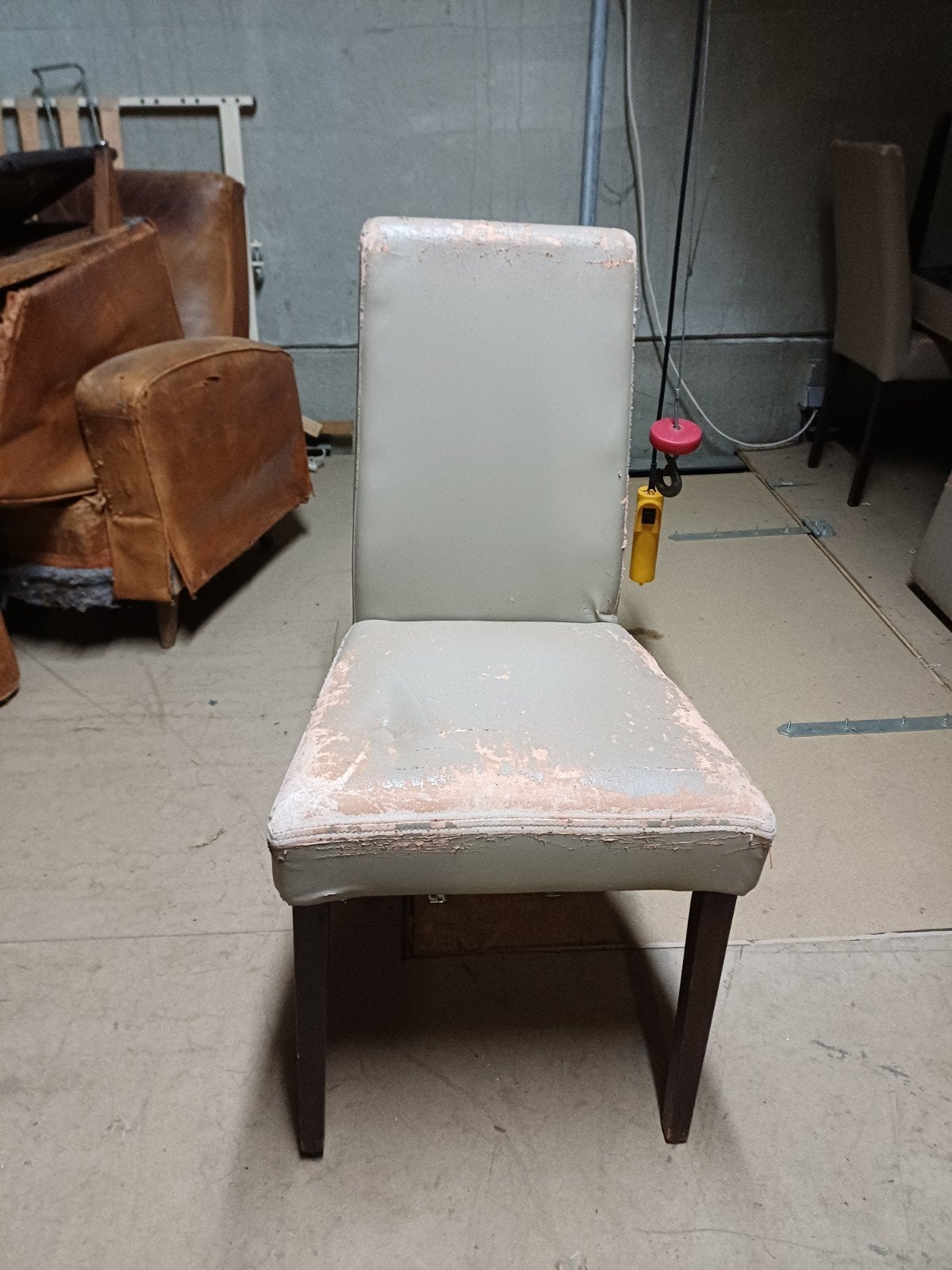 12 chaises a donner, Ophalen, Gebruikt, Wit, Hout