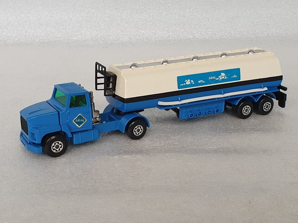 Matchbox - Super Kings: Aral Petrol Tanker (K-16 / K-115), Ophalen of Verzenden, Gebruikt, Bus of Vrachtwagen