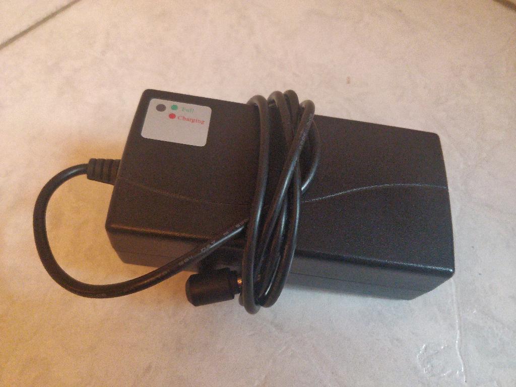 12,6V / 1.8A Anser U2 Mobile Charger, Elektronische apparatuur, Onderdelen en Toebehoren, Ophalen of Verzenden