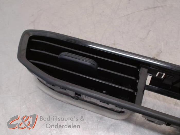 Grille aération tableau de bord d'un Volkswagen Caddy, Volkswagen, -, 3 mois de garantie, Utilisé