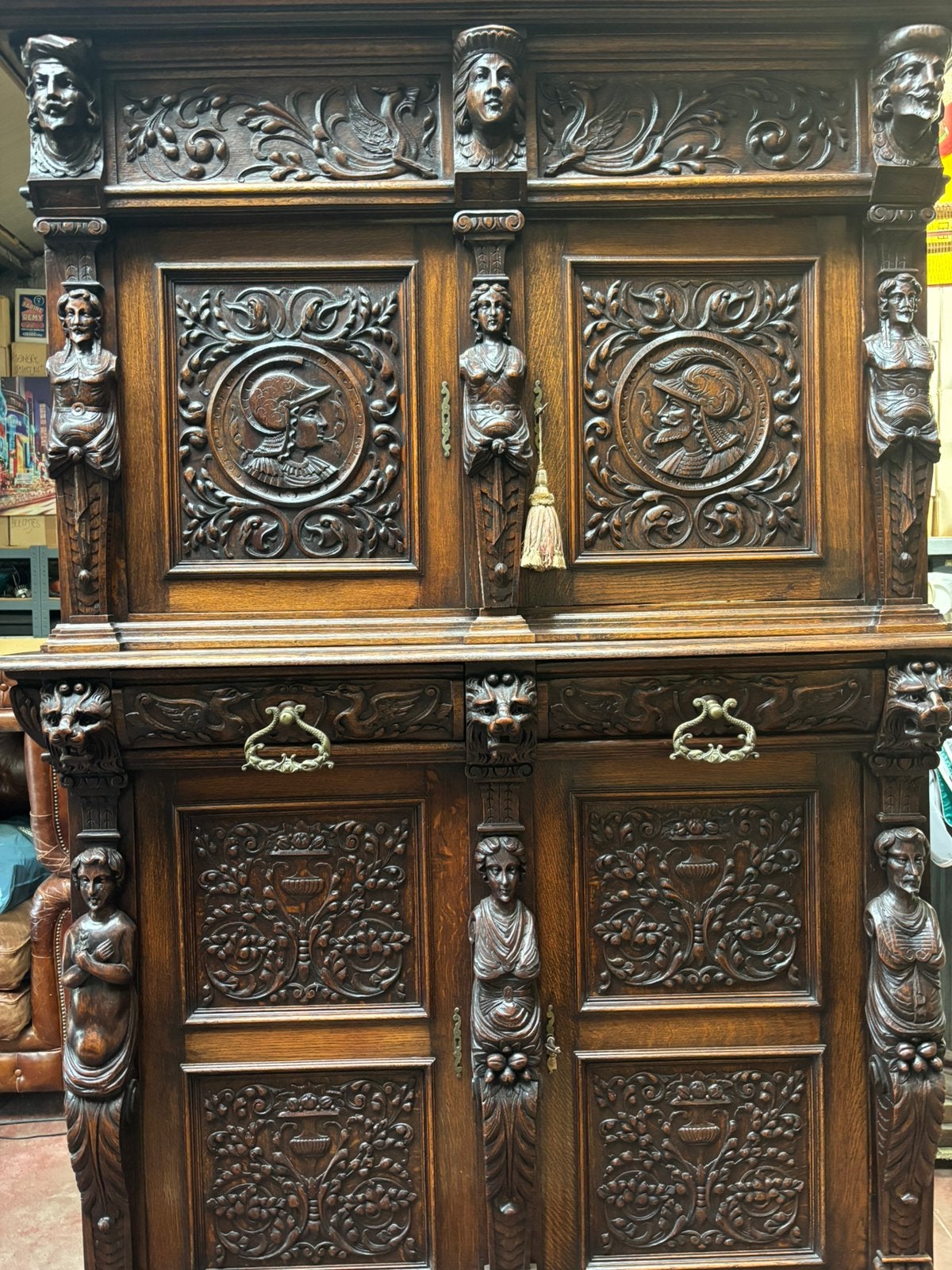 Antieke kast, Ophalen