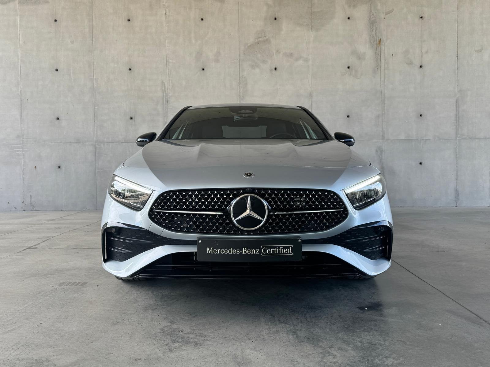 Mercedes-Benz A-Klasse 250 e AMG Line BERLINE + NIGHTPAKKET, Autos, Achat, 4 portes, Entreprise, 16 kWh