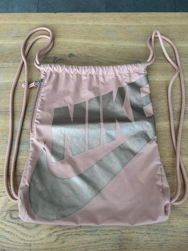 Lichtroze Nike Heritage tas met trekkoord turnzak sportzak, Ophalen of Verzenden, Zo goed als nieuw, Meisjes