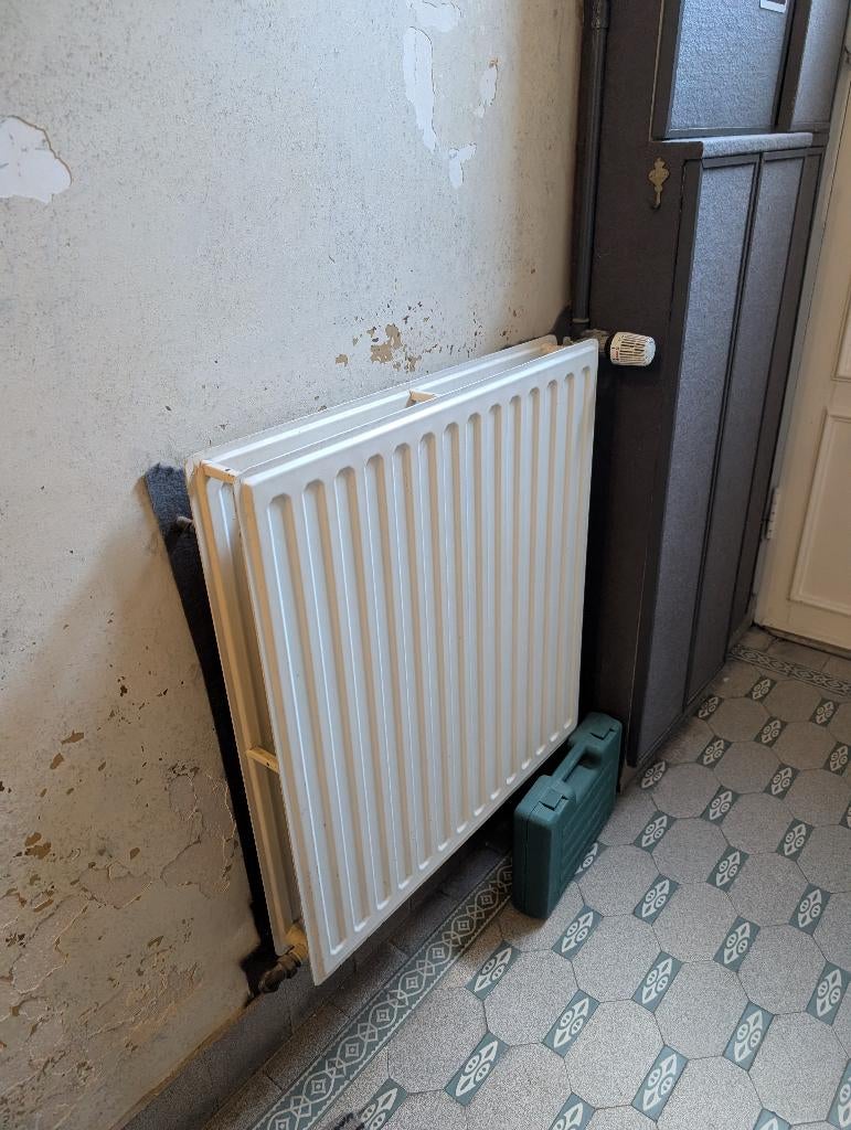 Radiator 75cm x 80cm, Doe-het-zelf en Bouw, Verwarming en Radiatoren, Ophalen, 30 tot 80 cm, Gebruikt, Radiator