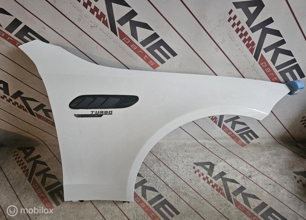 Mercedes C63 AMG Spatbord rechts W206 A2068803602, Gebruikt, Ophalen of Verzenden