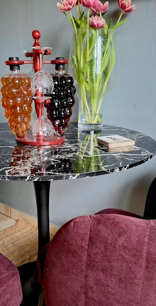 Eettafel Tulip marmerlook 1maand oud. 240euro️ 80cm diameter, Enlèvement