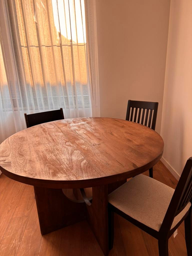 Ronde massief houten eettafel, zo goed als nieuw (3 maanden), Huis en Inrichting, Complete eetkamers, Ophalen, Zo goed als nieuw
