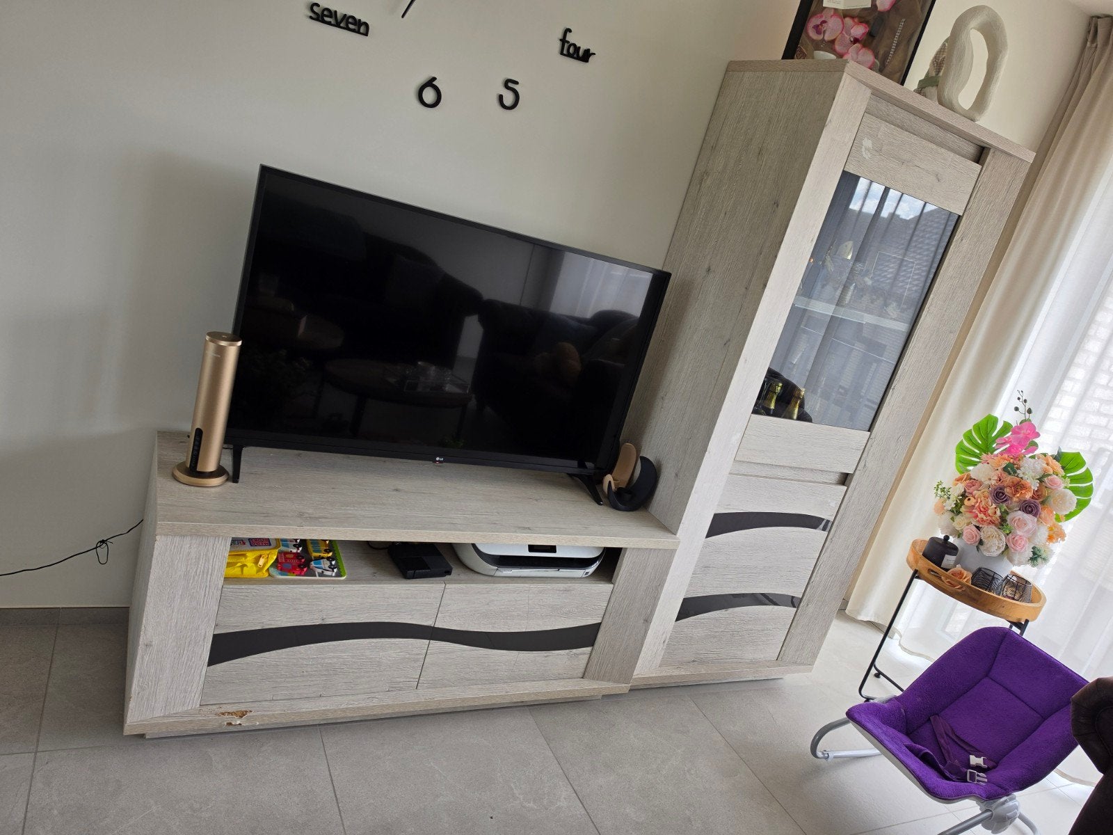 eetplaats en tv meubel ,vitrine, Huis en Inrichting, Ophalen