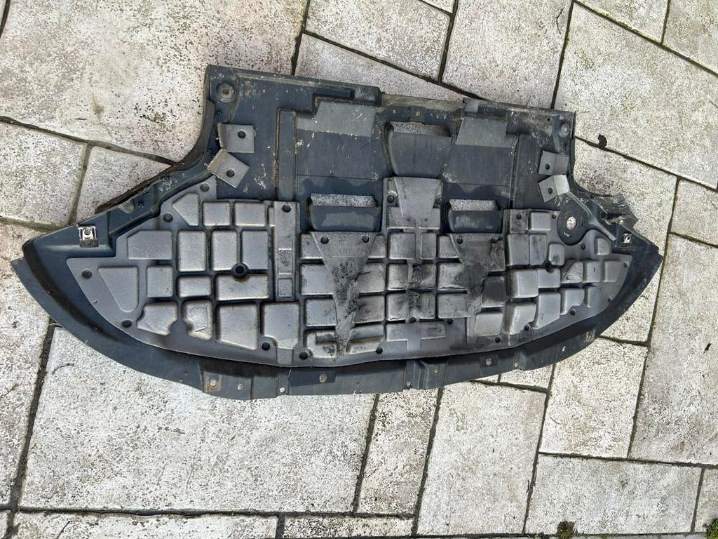 Audi a4 bodembeschermplaat, Ophalen, Audi