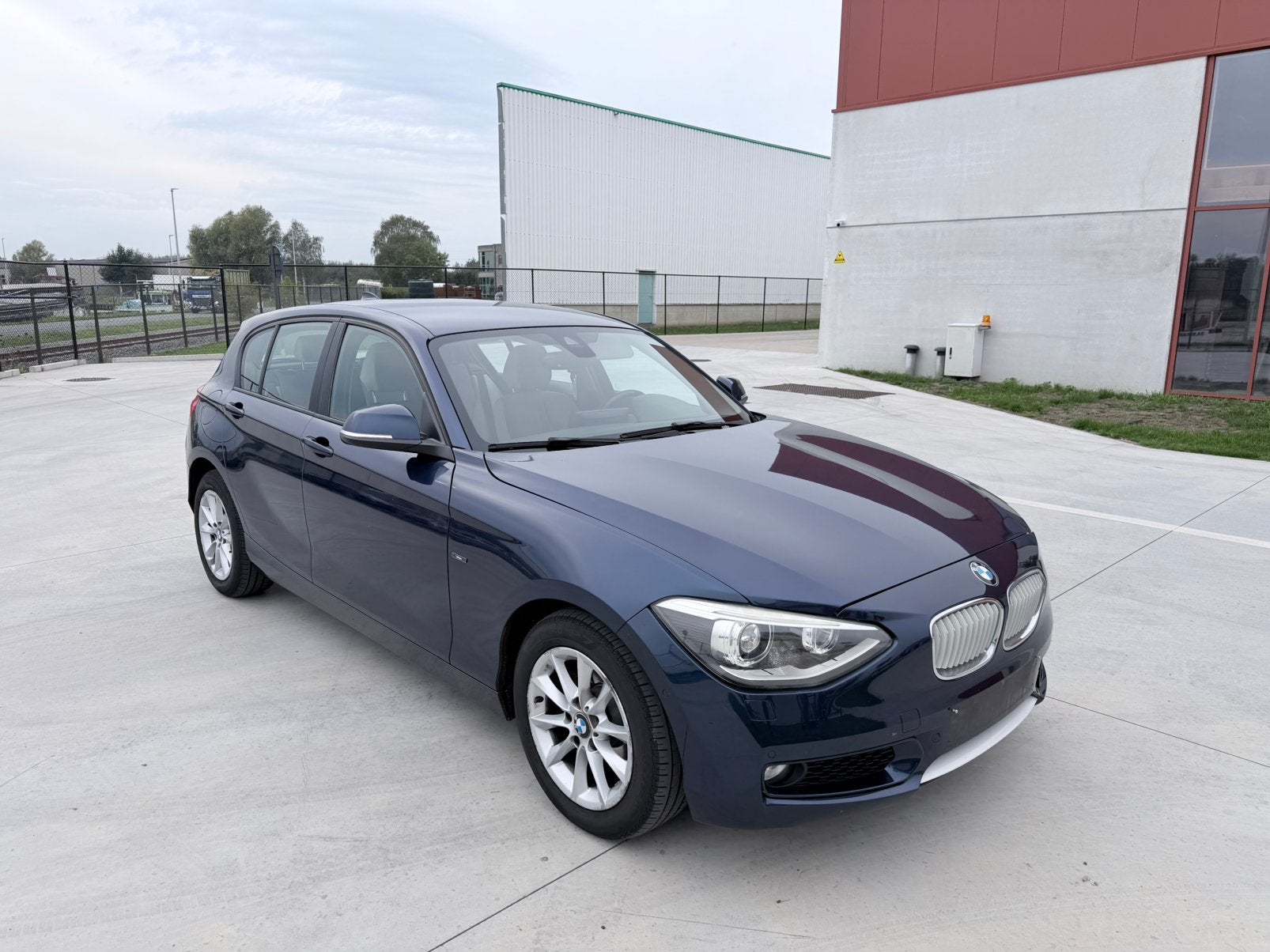 BMW 116i Urban Benzine Full Option !, Autos, Euro 5, 5 portes, 5 places, Particulier
