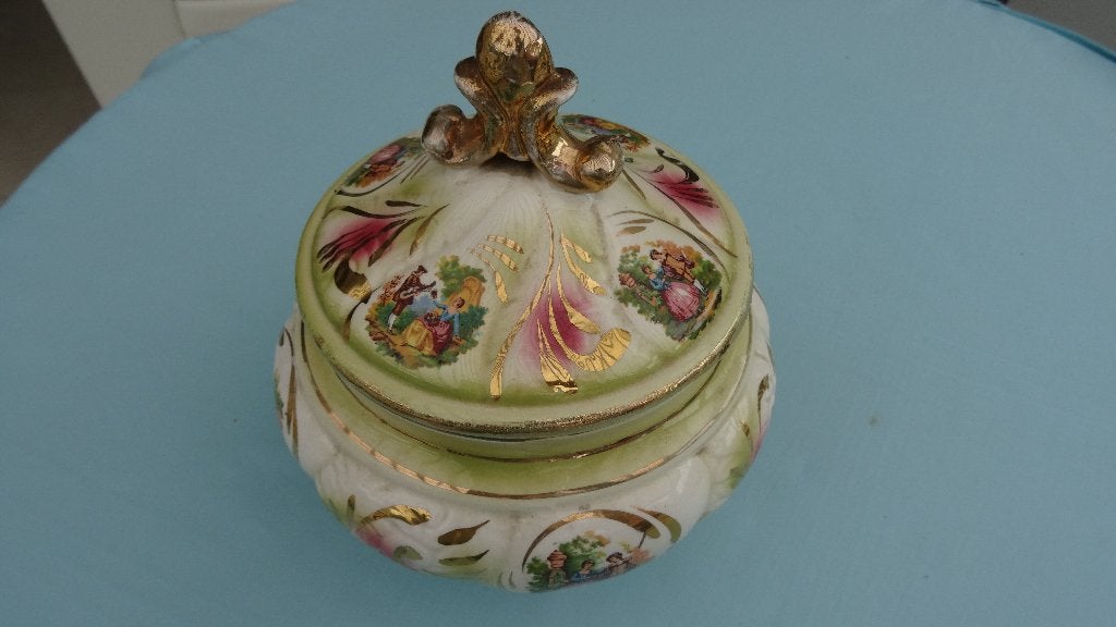 BONBONNIERE JAREN 1950, Ophalen
