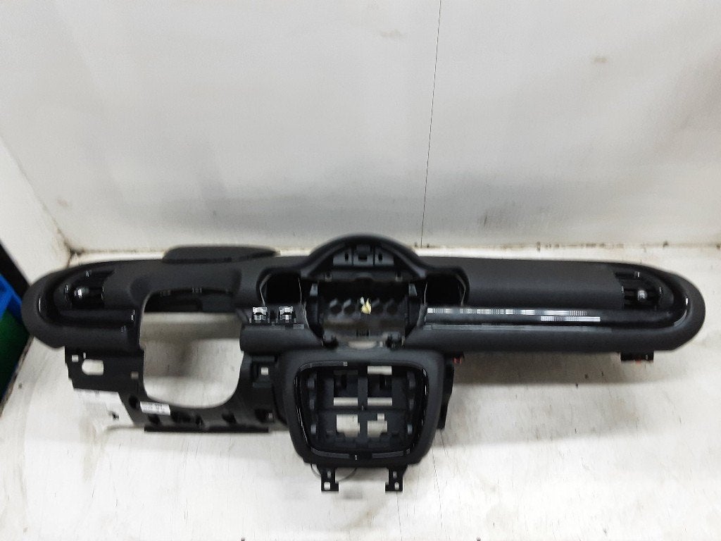TABLEAU DE BORD Mini Clubman (F54) (01-2014/02-2024), Mevr. I. Hauben, Rue de l'Espoir 34 34
4030  GRIVEGNÉE, BE, Info@Collignon.be