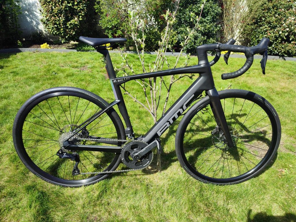 Vélo BMC assistance électrique Roadmachine 01 Amp Three, Fietsen en Brommers, Fietsen | Racefietsen, Ophalen
