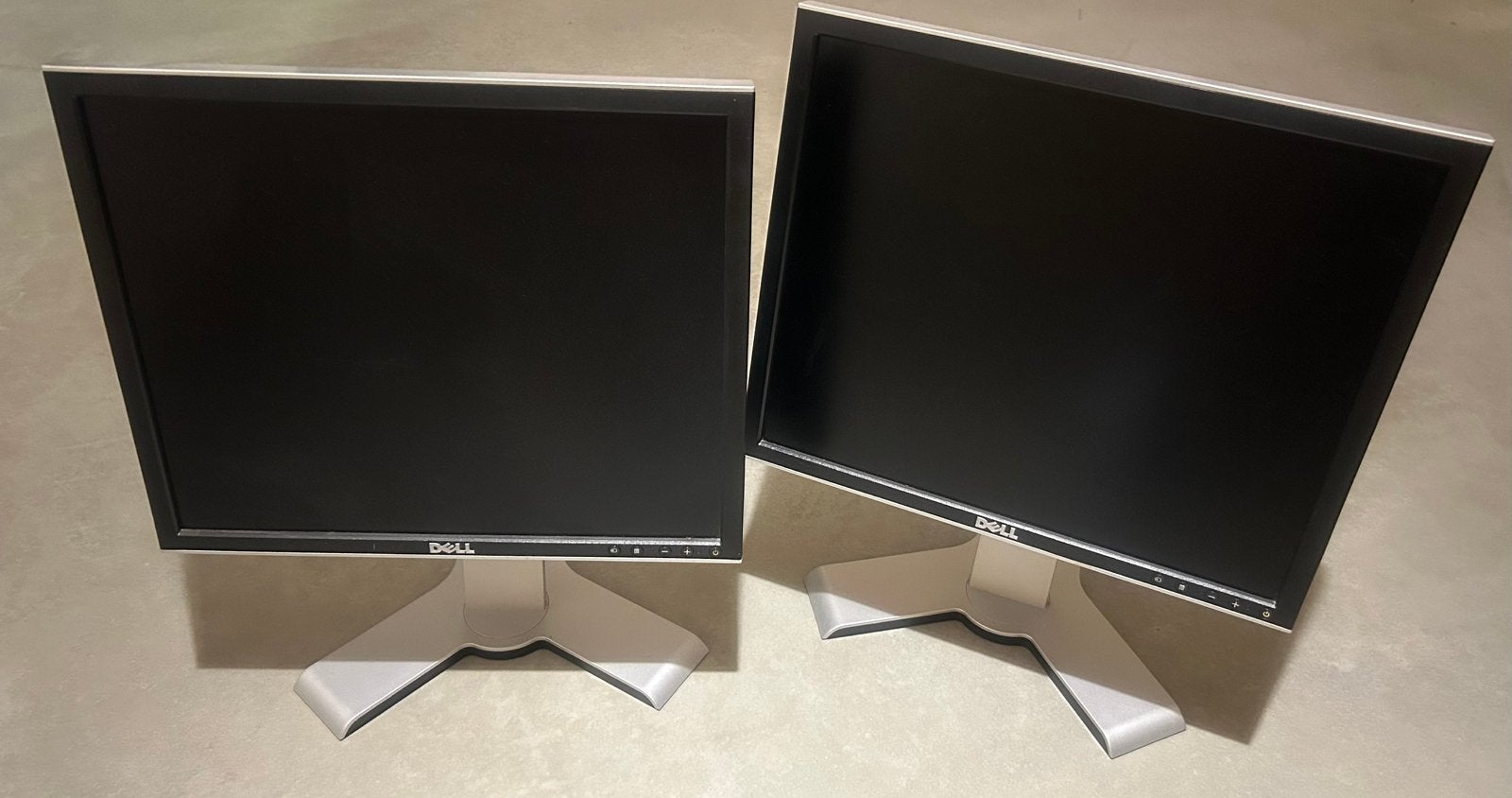 2 x Dell 19-inch Monitors (1908FPC), Gebruikt, 3 tot 5 ms, In hoogte verstelbaar, Ophalen of Verzenden