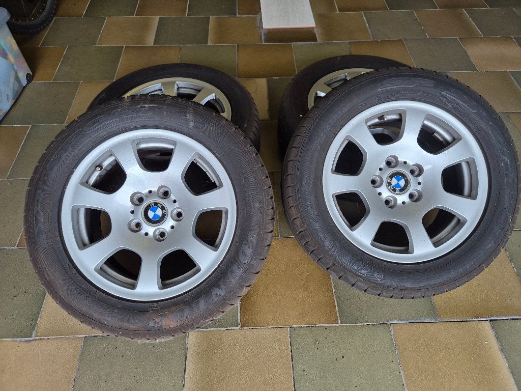 banden en velgen bmw 5 e60, Auto-onderdelen, Banden en Velgen, Ophalen, Gebruikt, 16 inch, Banden en Velgen