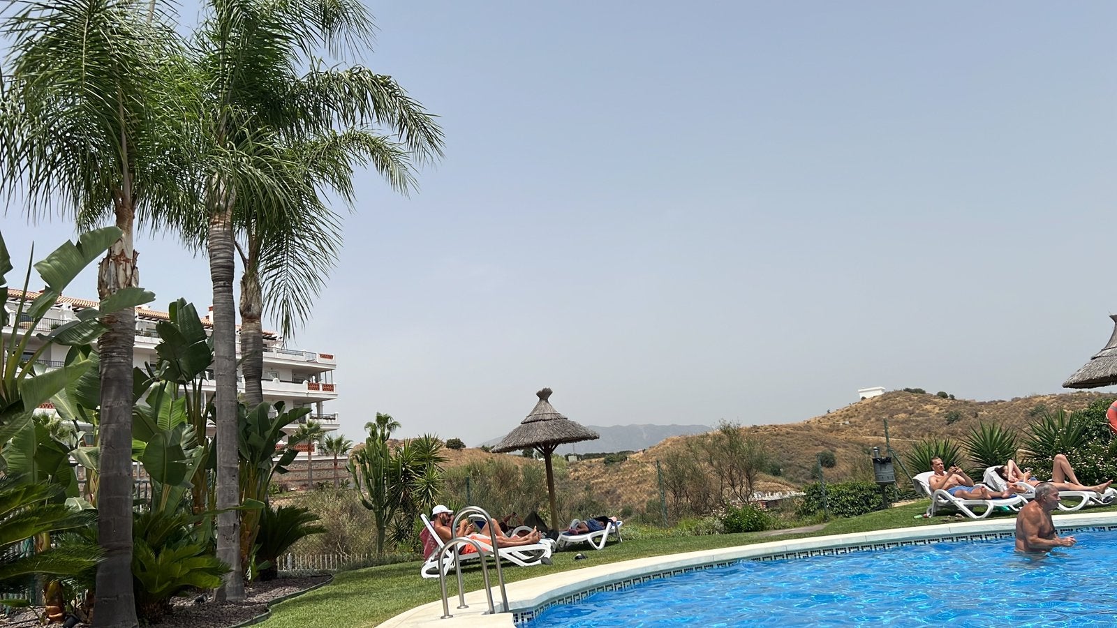 Te huur: Mooi appartement in Spanje Mijas/ Calahonda, Vakantie, Wasmachine, Dorp, 2 slaapkamers, Appartement