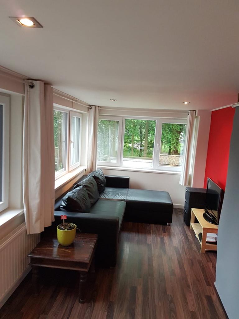 Zwarte hoekzetel en slaapbank, Ophalen